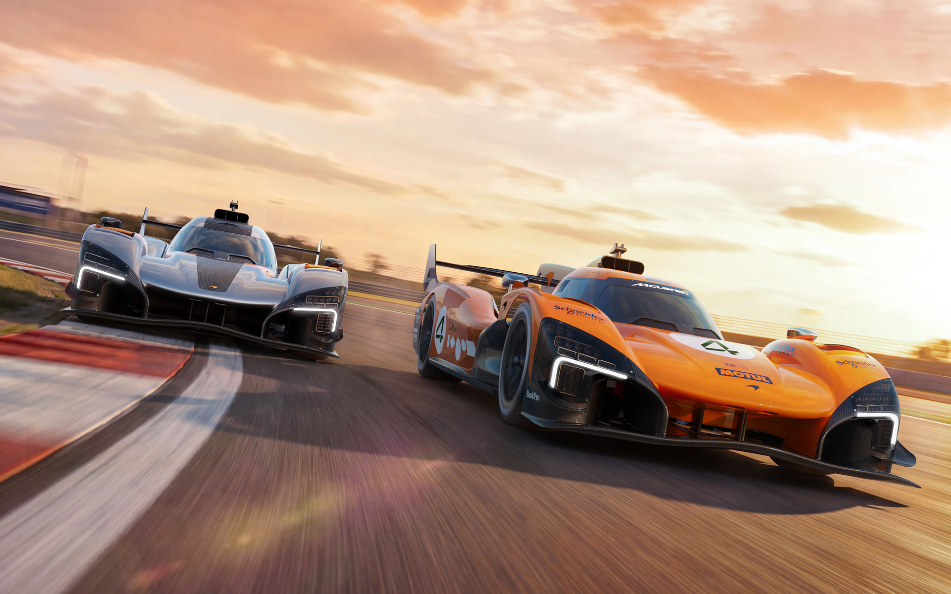 左がサーキット用マシン「MCL-HY GTR」、右がハイパーカー「MCL-HY」