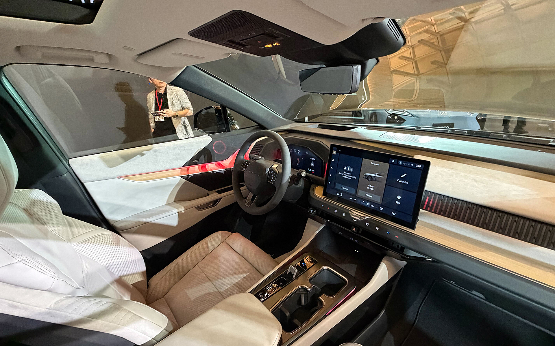 新型TZのインテリア