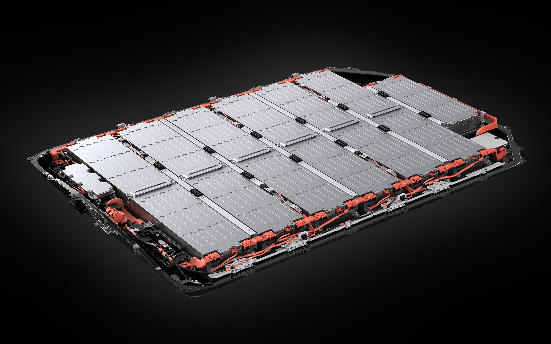 新型「TZ」のシステム最高出力は300kW（407.8PS）。前後それぞれに167.0kW（227PS）のモーターを搭載する4WDを採用