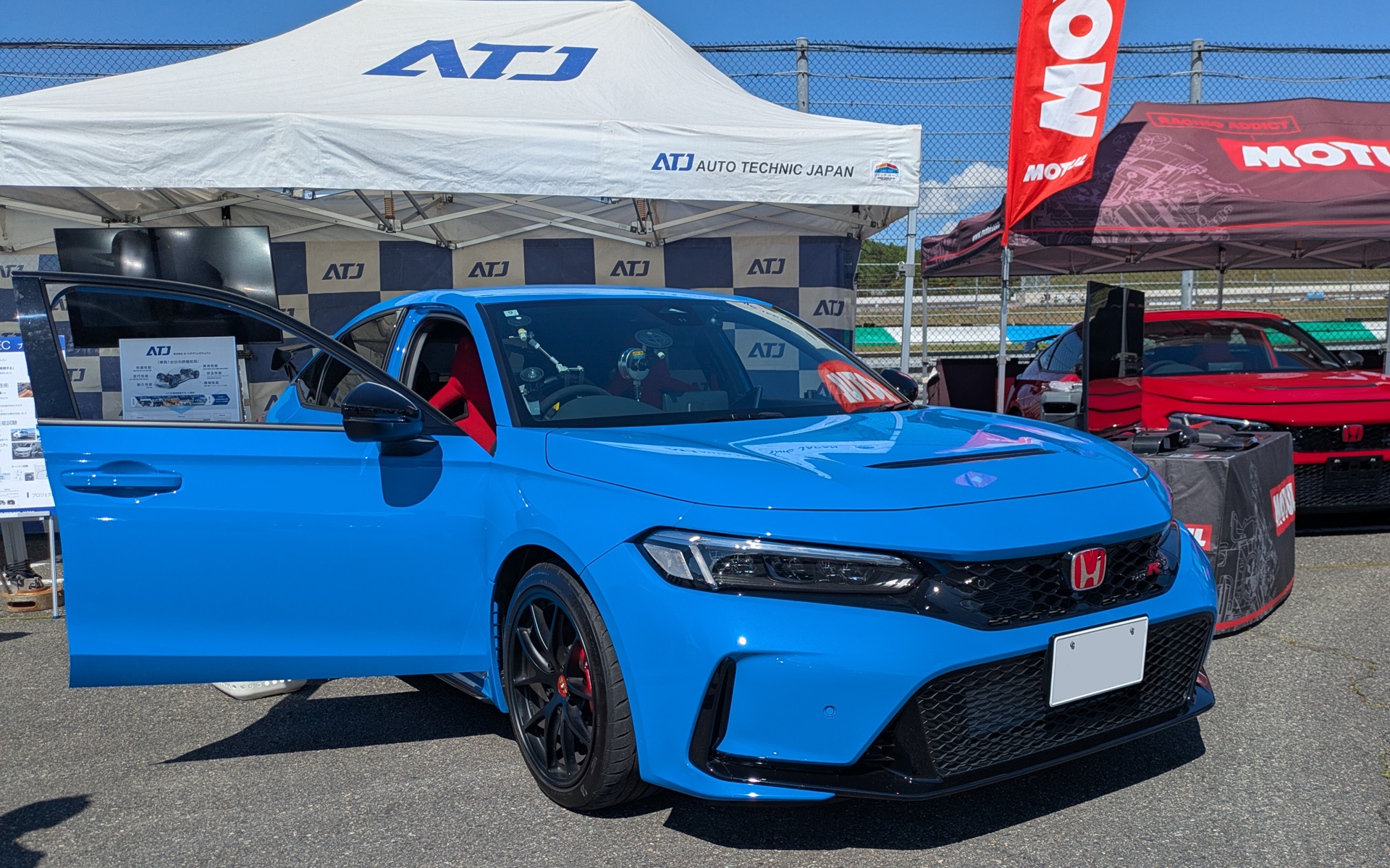 四輪車・二輪車・汎用製品の研究開発・品質保証をサポートしているエンジニアリングソリューション企業であるATJ（オートテクニックジャパン）のデモカー