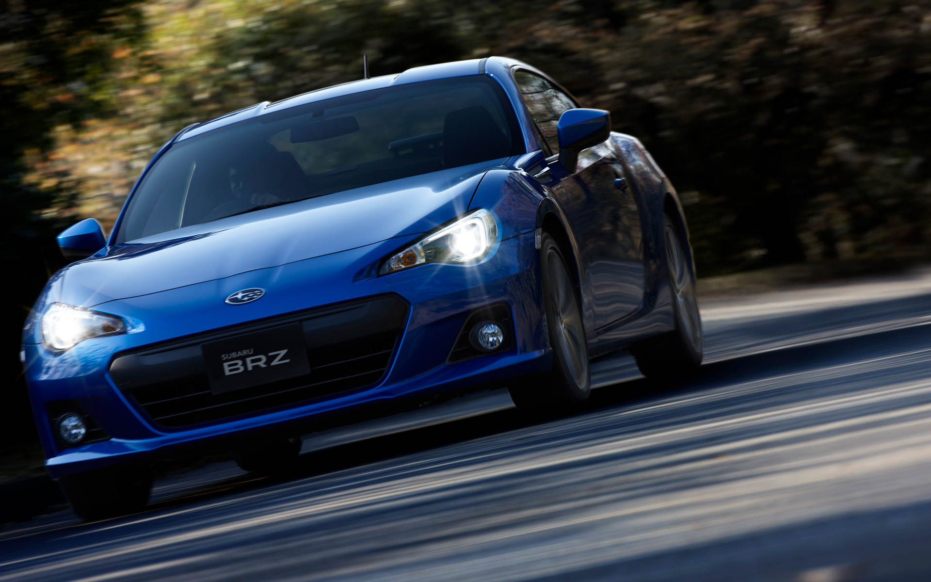 2012年デビューのBRZ（トヨタ自動車「86」）からFA20エンジンが搭載された
