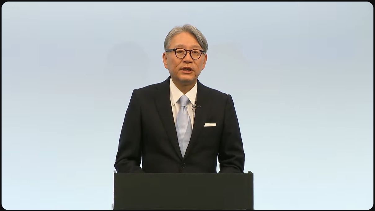 決算内容のサマリーを紹介する三部社長