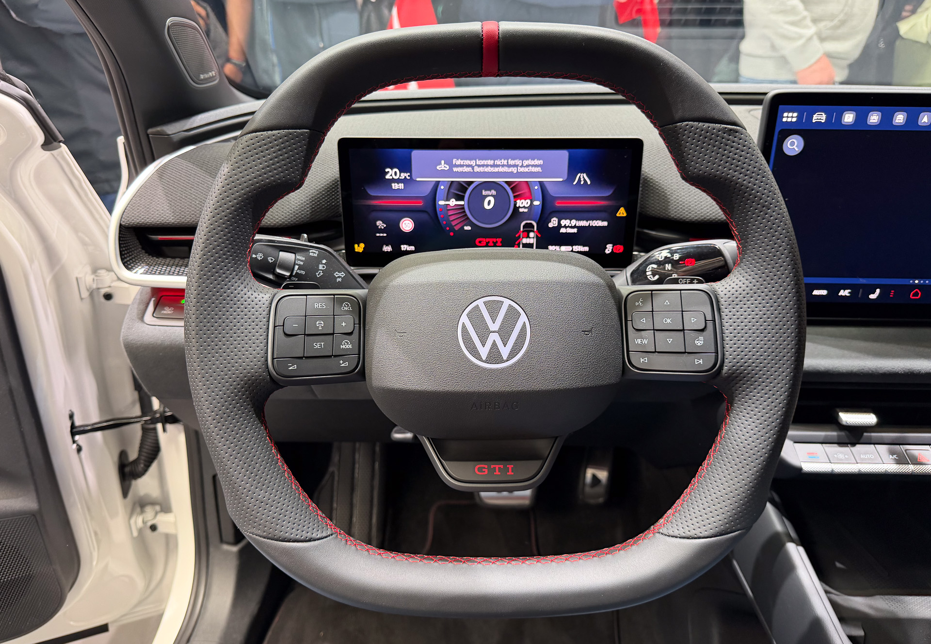 バッテリEV「ID. Polo GTI」のステアリングまわり