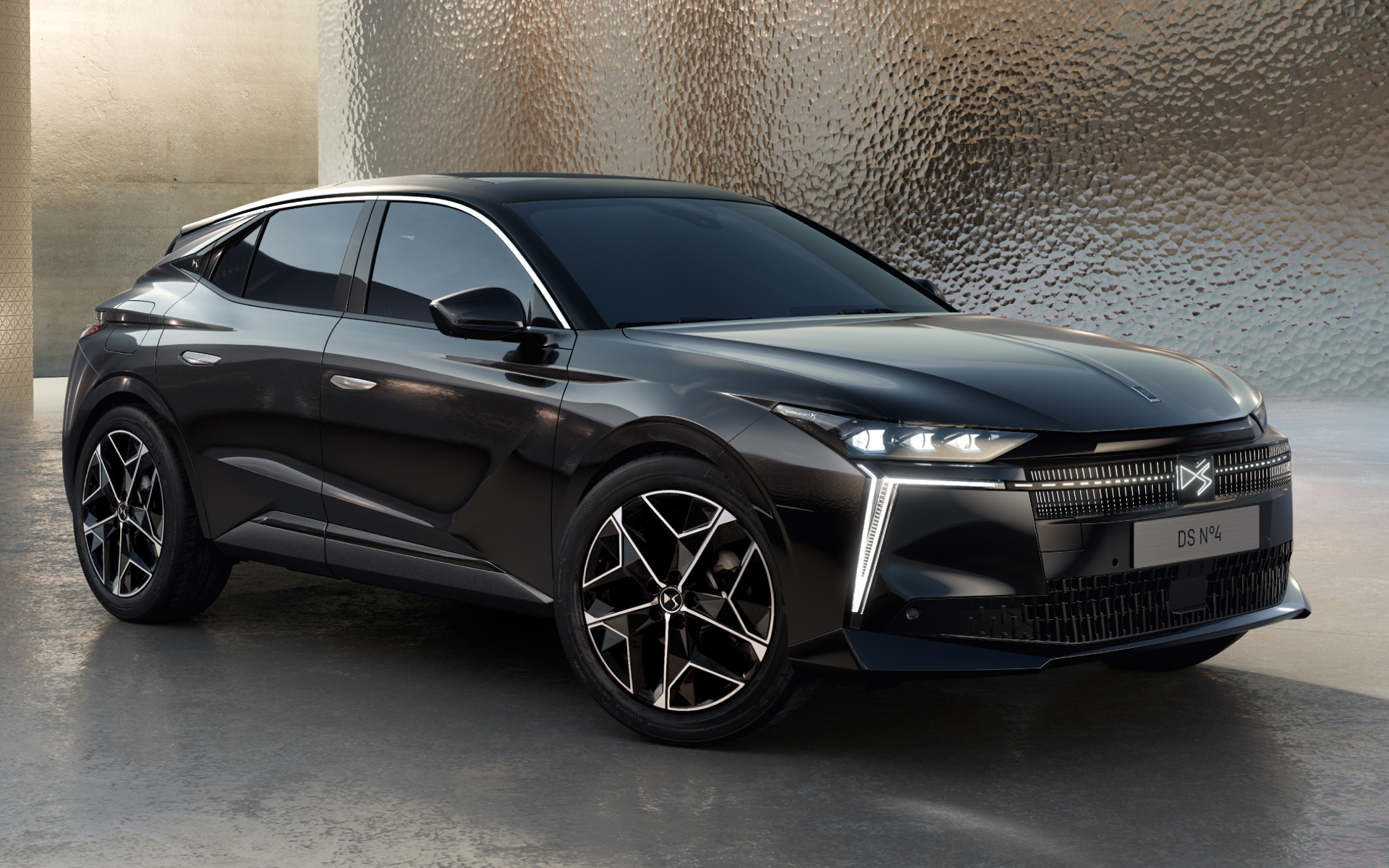 DSオートモビルの新型N°4 ETOILE HYBRID