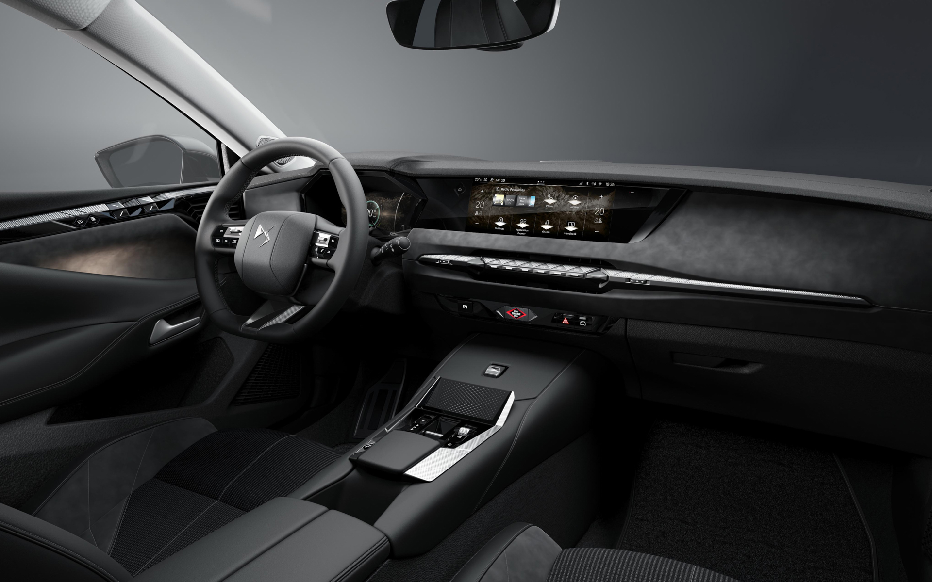 新型N°4 ETOILE HYBRIDのインテリア