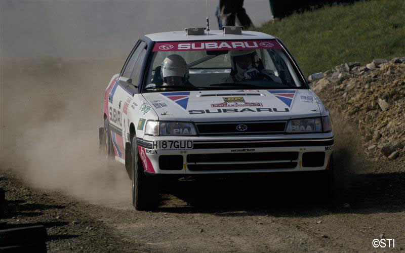 1990年からレガシィ RSでWRCに参戦を開始した