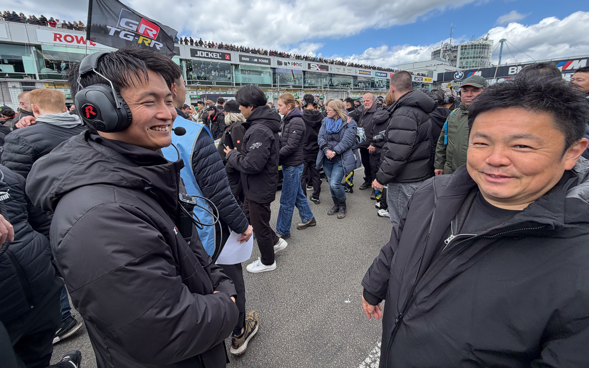 ニュル仕様のGRヤリスを担当するトヨタ自動車株式会社 GAZOO Racing Company GR統括部 ZR GR4主任 久富圭氏（左）と同 カンパニープレジデント 高橋智也氏（右）