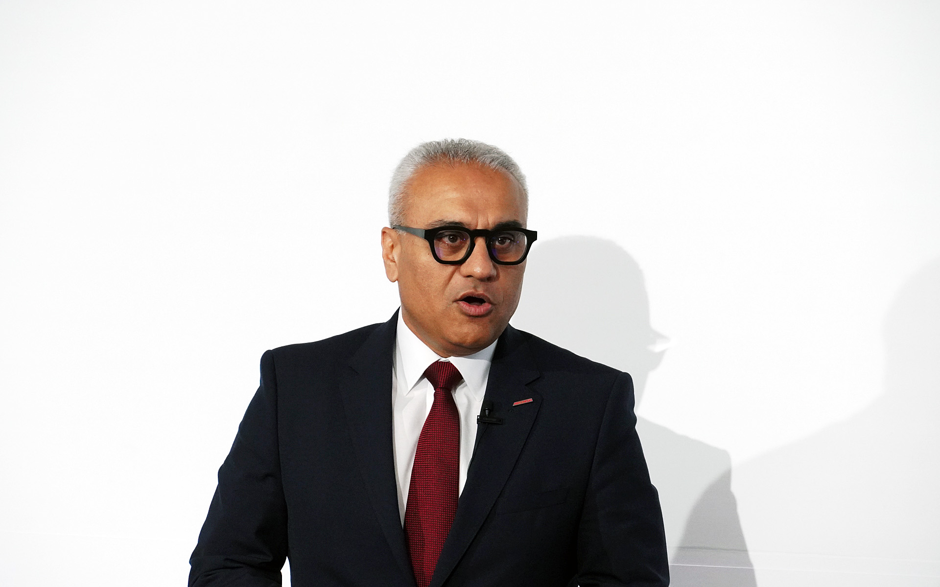 財務関連の説明をするヘタル・ラリギ氏