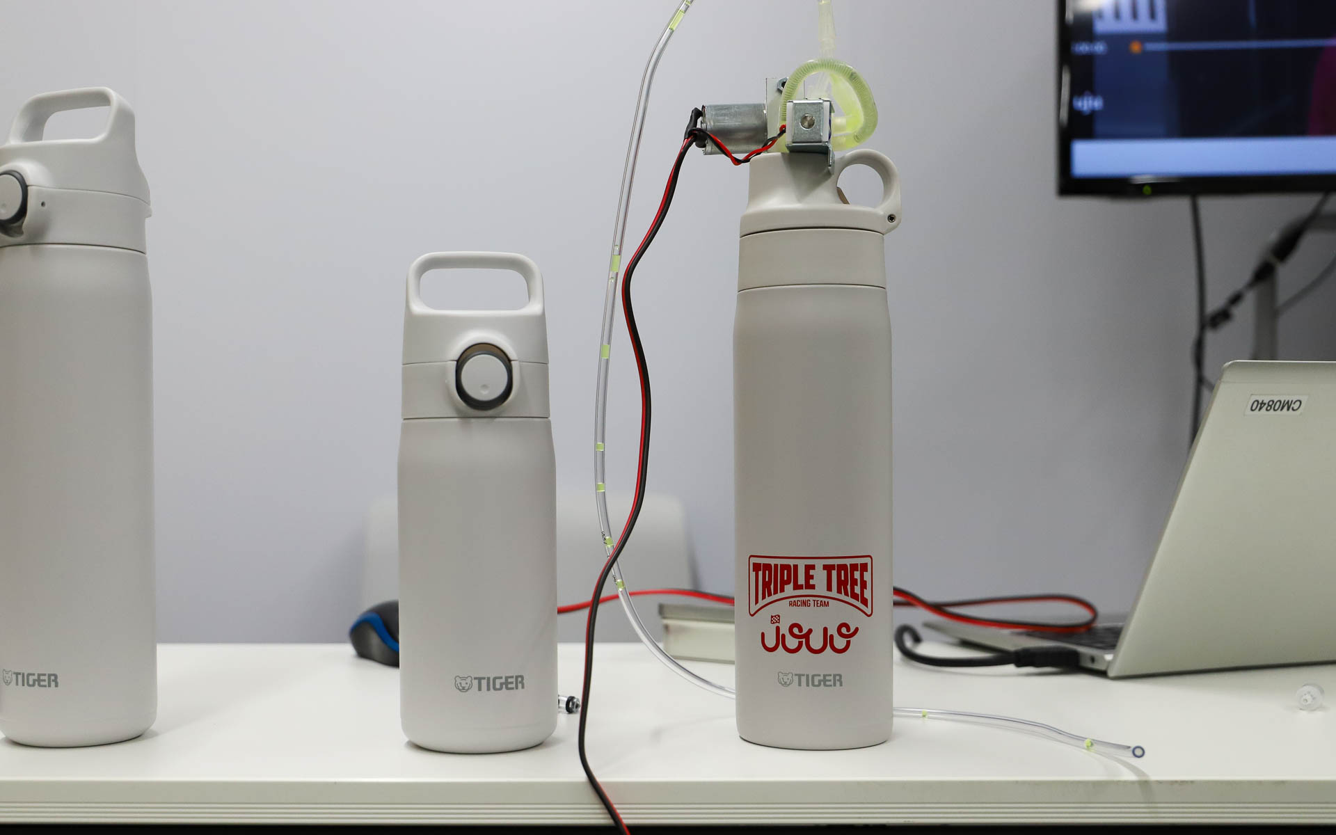 真空断熱ボトル「MTS-W088」を用いて、冷たいドリンクを冷たいままドライバーに届ける新システムを開発