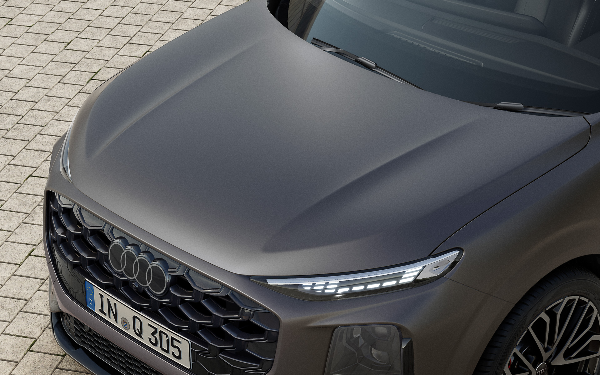 「Q3 スポーツバック matte edition」は200台限定で用意され、純正マットペイント、マデイラブラウンマットを採用