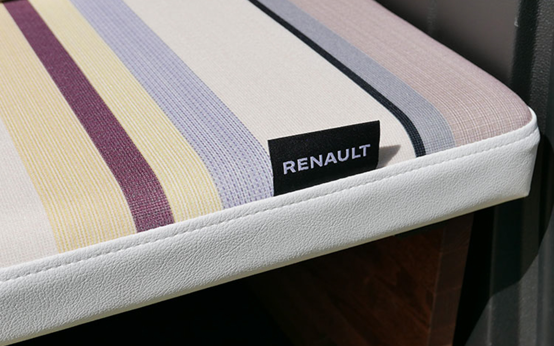 「RENAULT」タグ付き