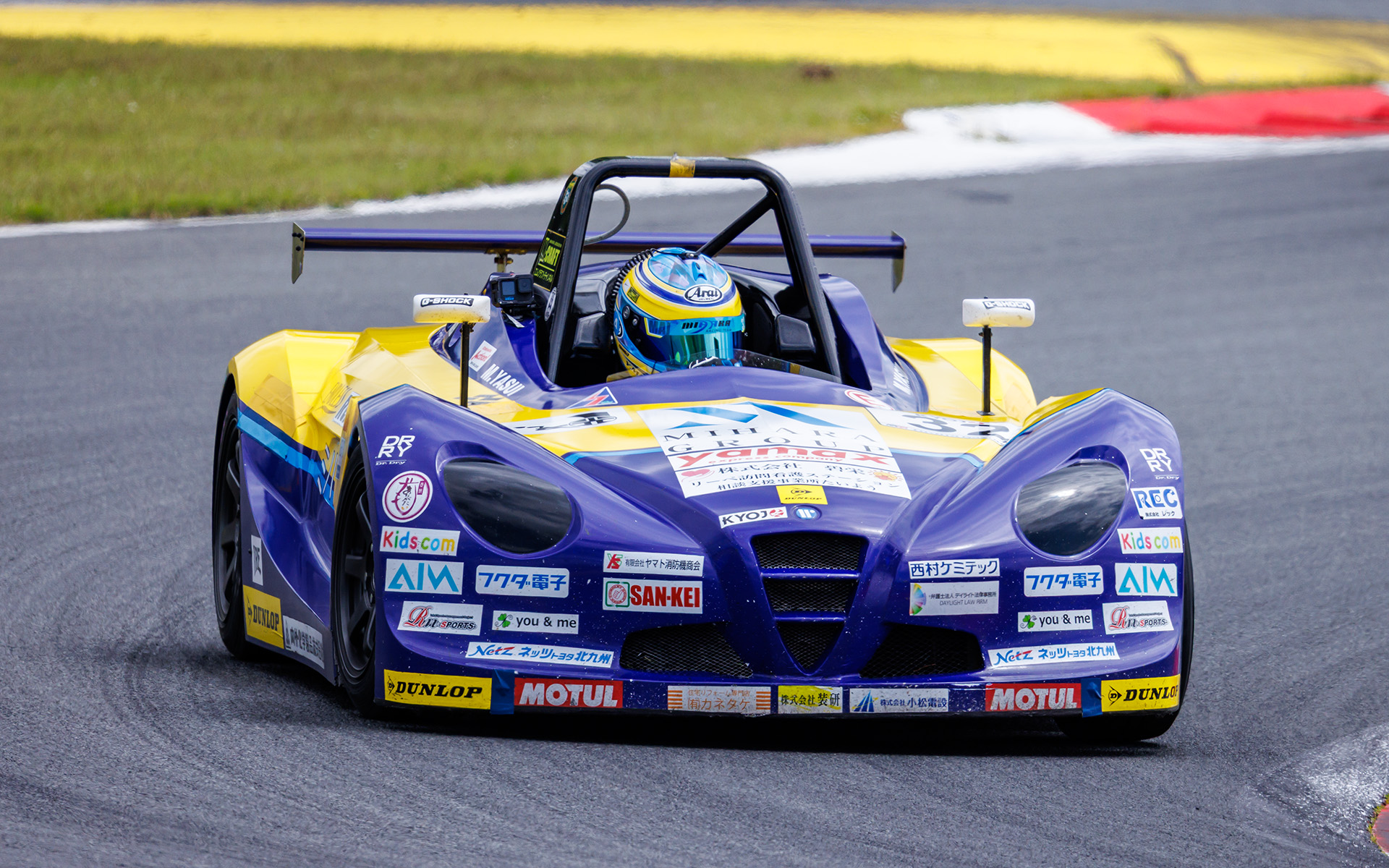 32号車 ミハラ自動車エムクラフトVITA 保井舞選手が3位を獲得