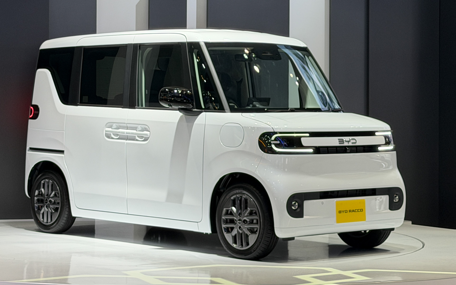 BYDの新型軽バッテリEV「ラッコ」