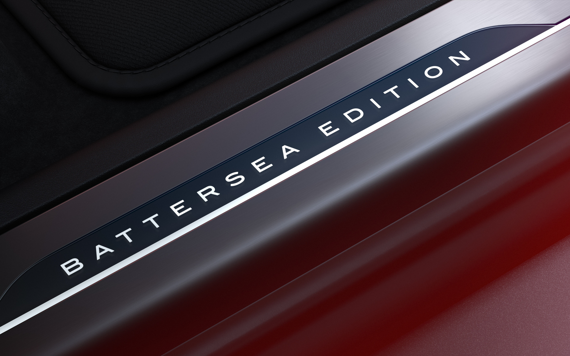 センターコンソールやトレッドプレートに「バタシーエディション」の文字が刻まれる