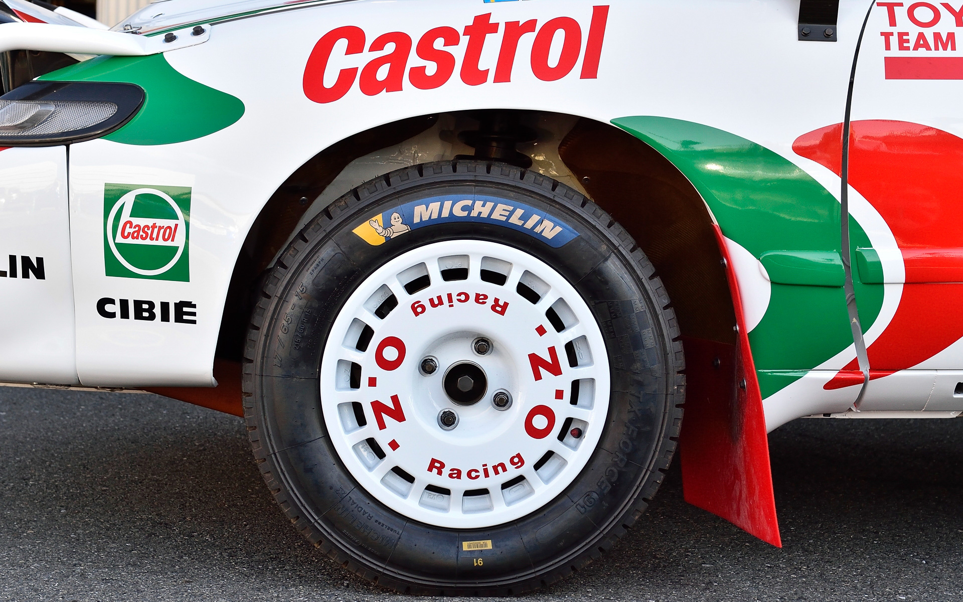 当時Rally Racingホイールがラリー界を席巻していた