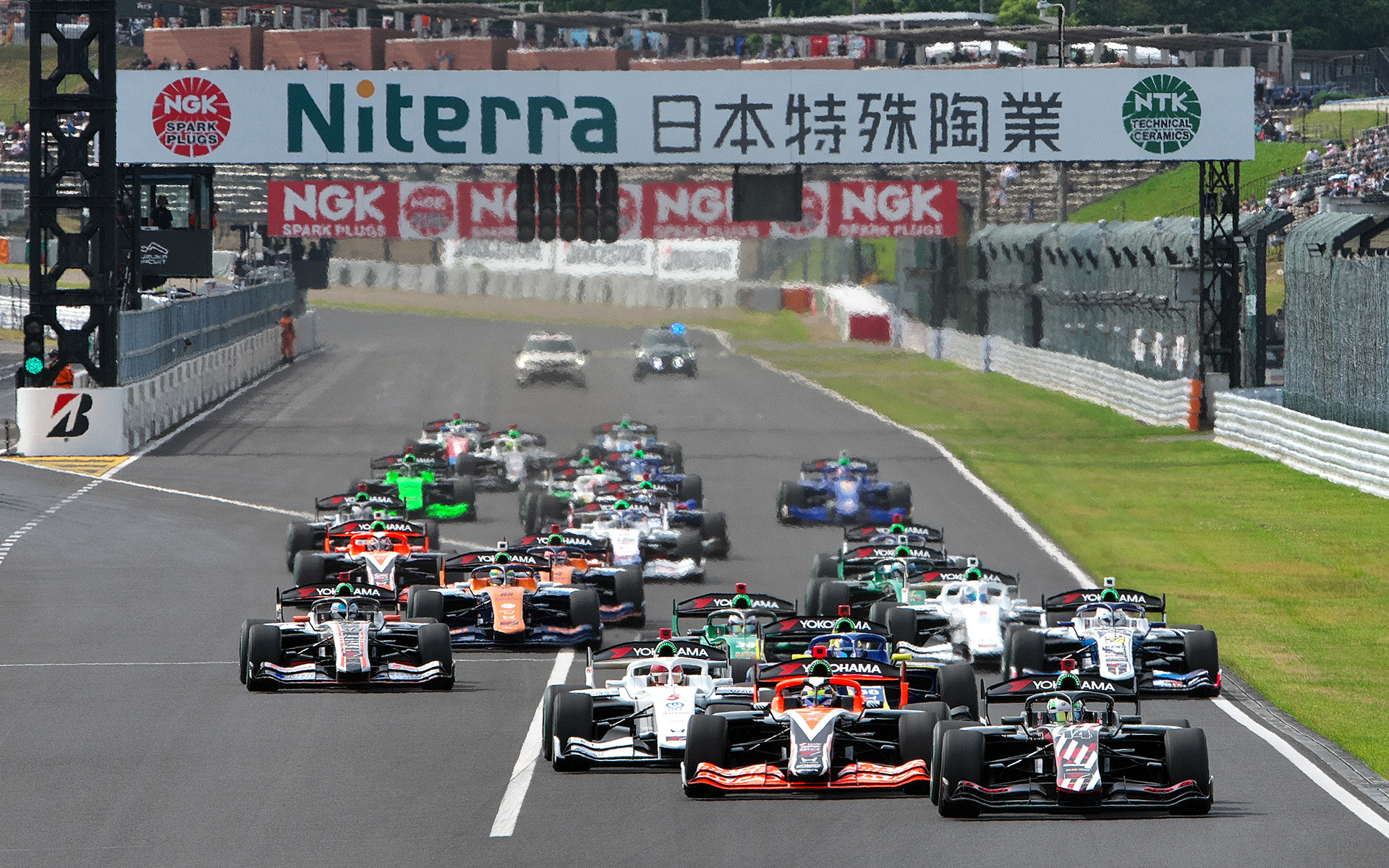 決勝レースのスタート