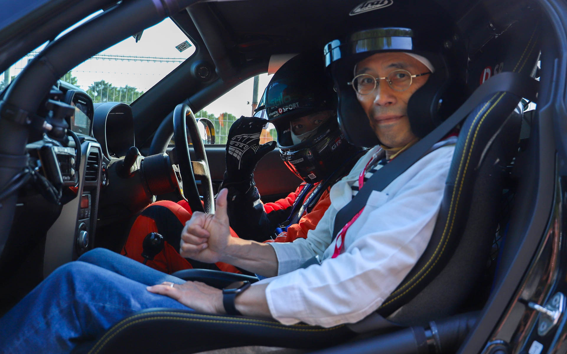 DAIHATSU GAZOO Racingのドライバー 相原泰祐氏と殿村裕一氏によるコペンの同乗走行も行なわれた。相原氏いわく「このイベントがなければサーキットに来ることもなかったし、レーシングマシンの助手席に乗ることもなかった」と語る参加者の笑顔が印象的だったとのこと