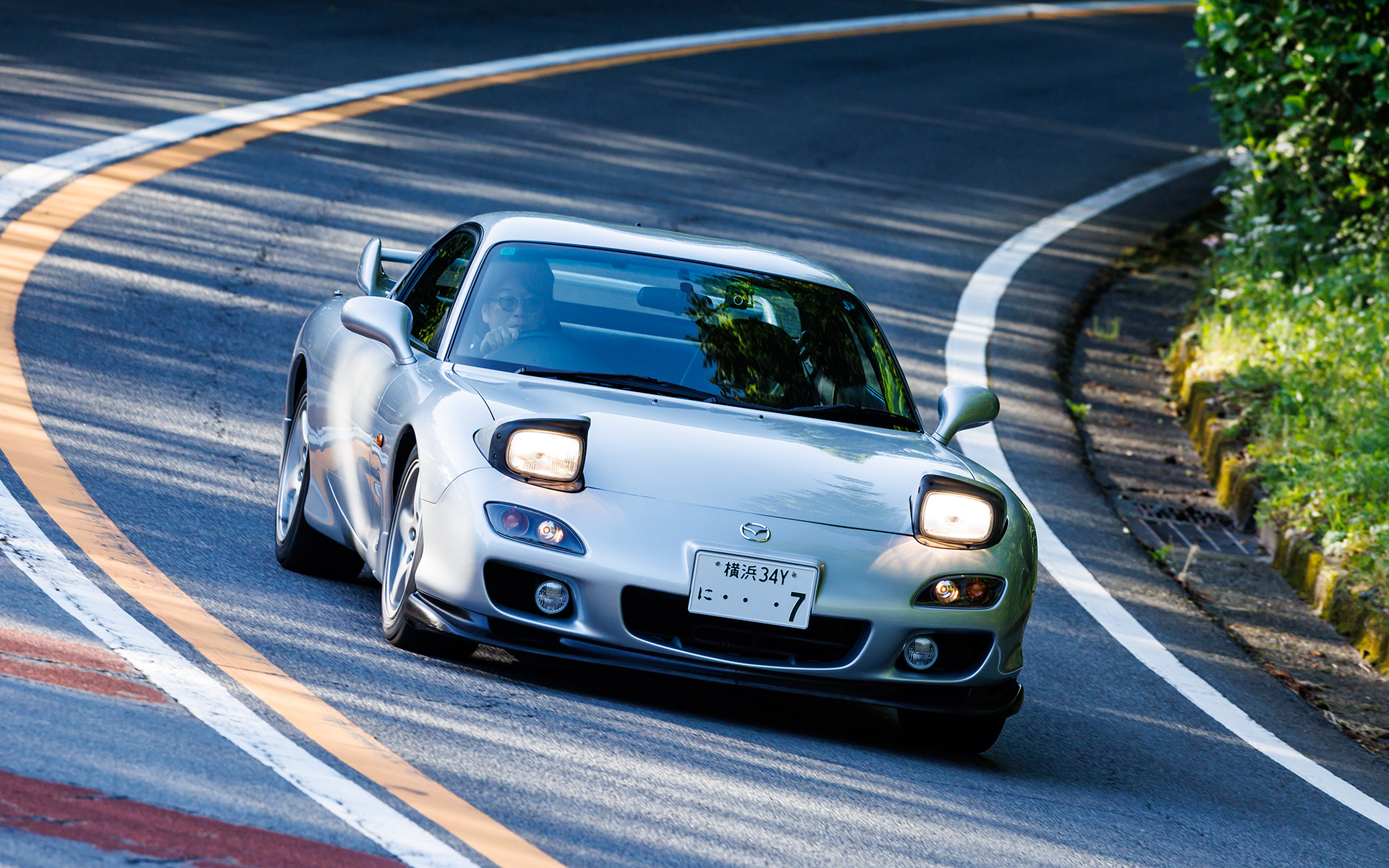 こんなに気持ちよく、楽しく走れるRX-7の後継モデルの登場を待ち望んでいる読者も多いだろう