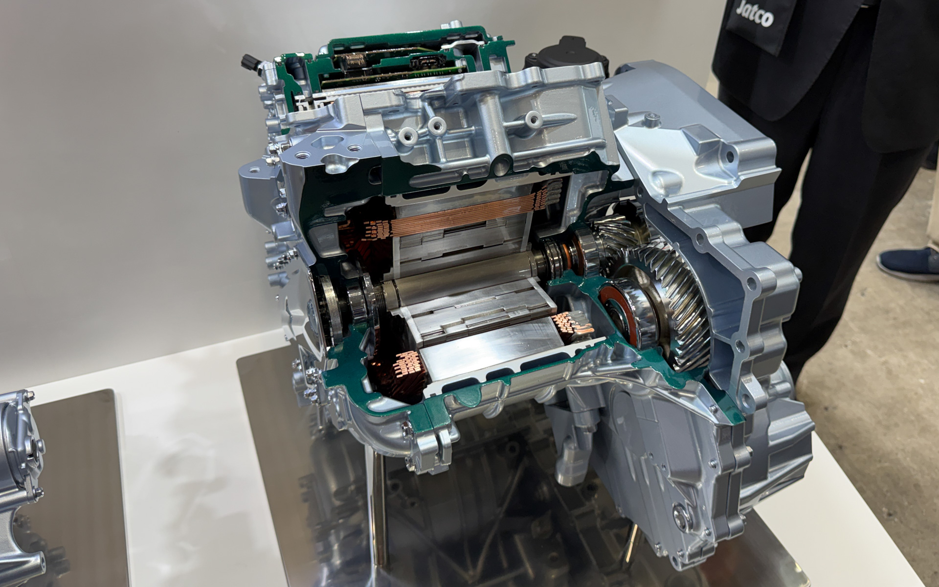新型「エルグランド」などに採用される第3世代e-POWER「5-in-1」を展示
