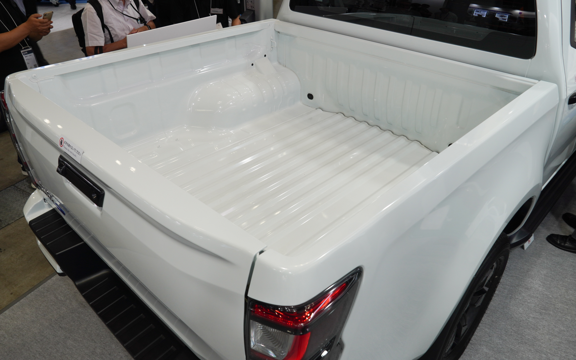 D-MAX EVの荷台