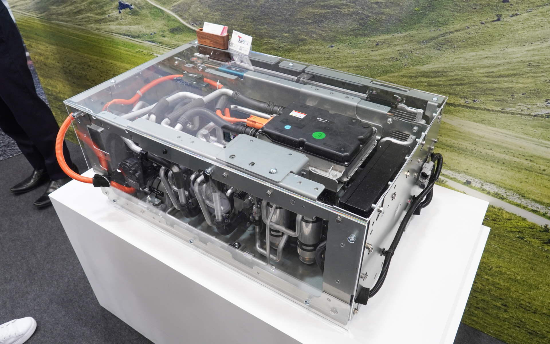 電動車の「バッテリ温調モジュール」。燃料電池車の「日野プロフィア Z FCV」に搭載されているもの