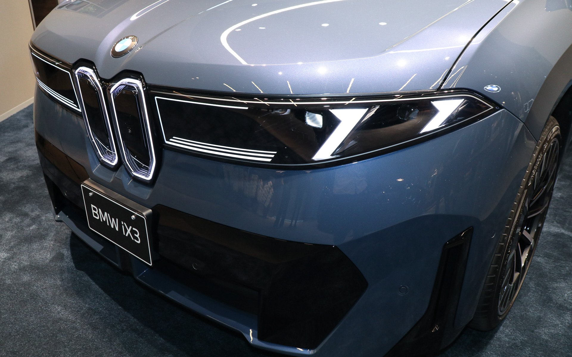 BMWの新しいデザイン言語を反映した個性的な外観