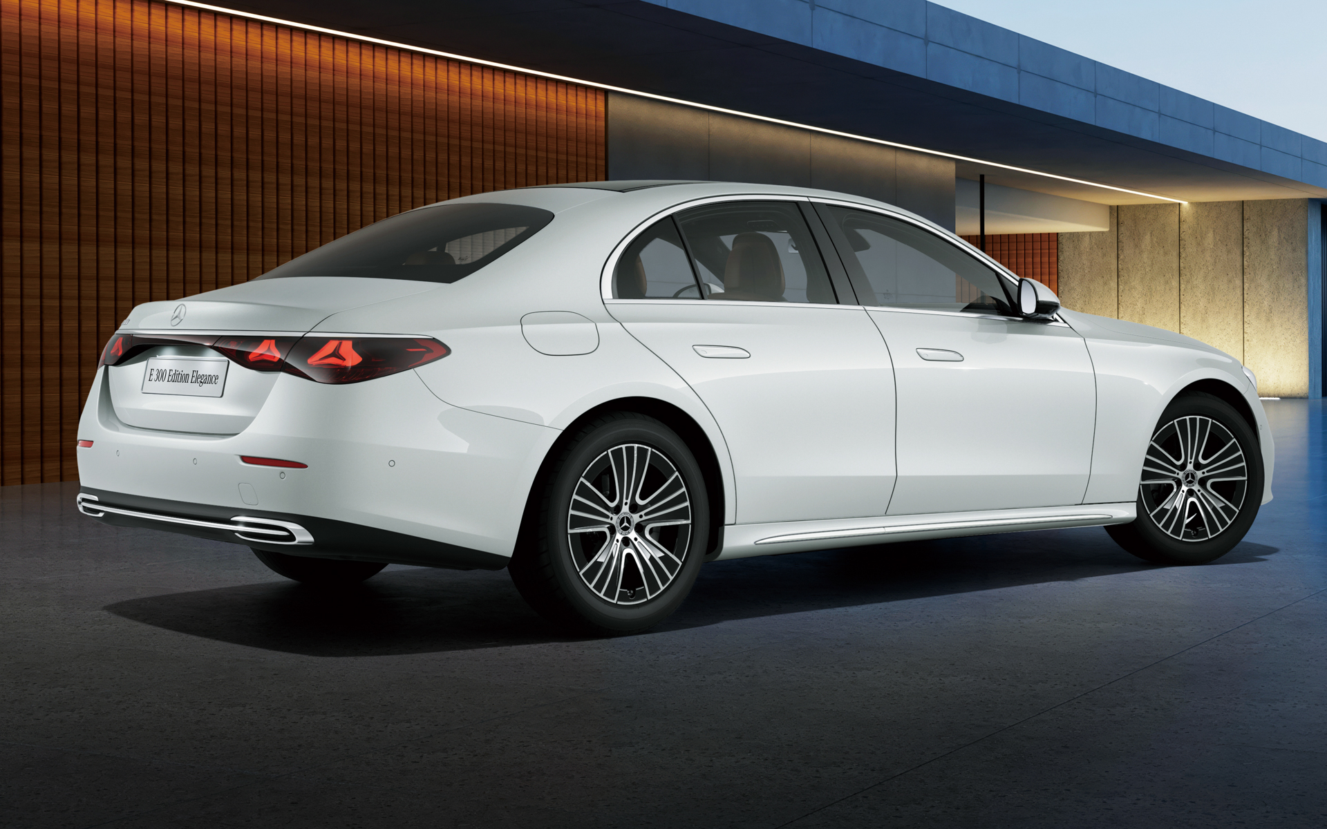 特別仕様車「E300エディション エレガンス（ISG）」