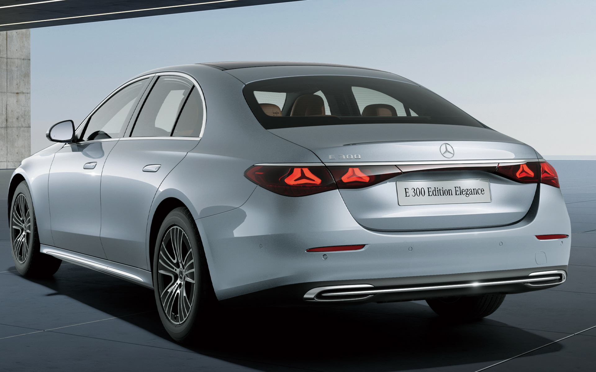 特別仕様車「E300エディション エレガンス（ISG）」