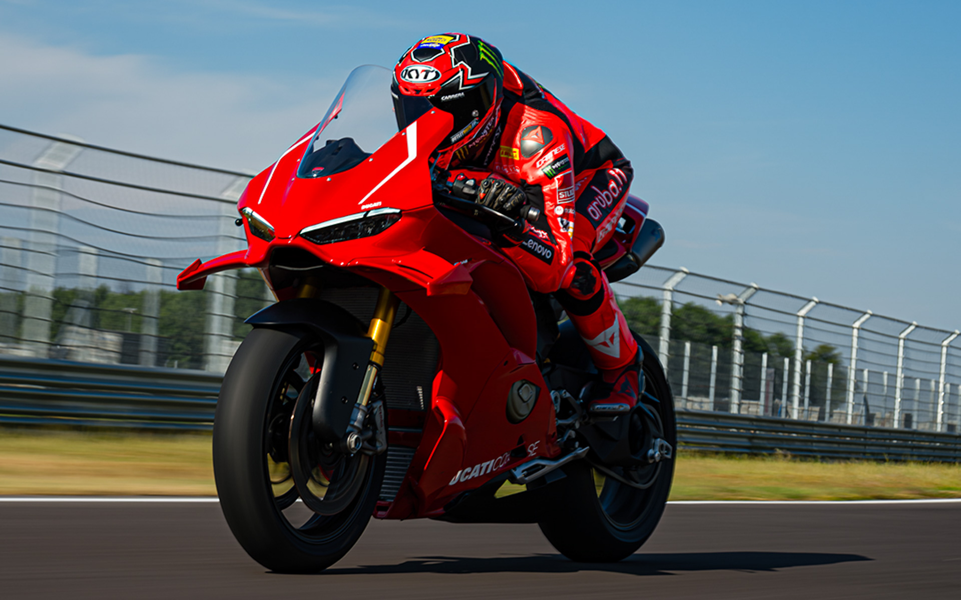 MotoGPのDNAを受け継ぐスーパーバイクの頂点「新型 Panigale V4 R」