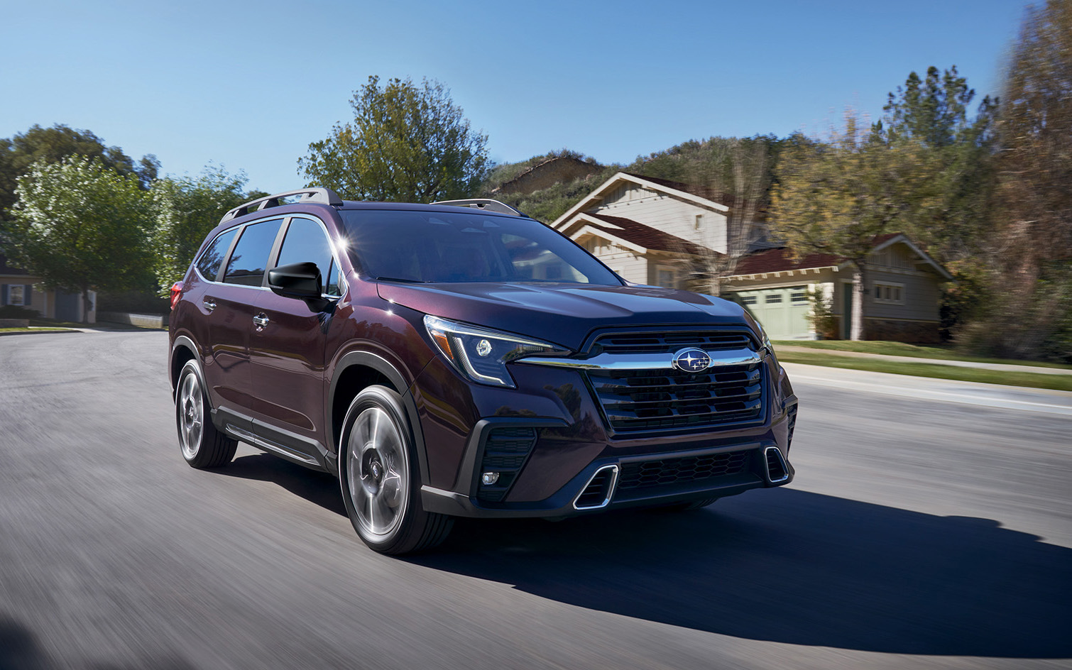 3列SUV（北米：アセント、その他市場：エヴォルティス）