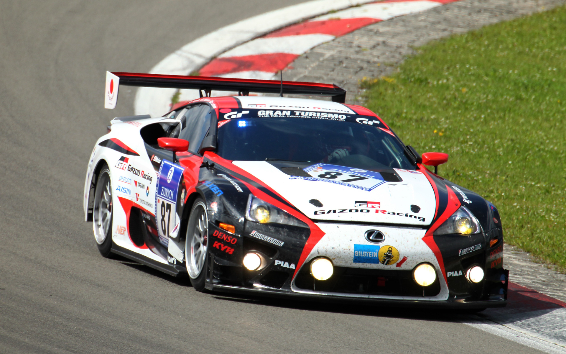2011年、ニュルブルクリンク24時間レースに参戦したLFA