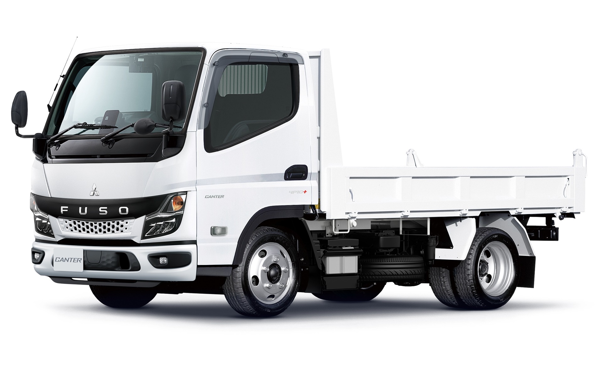 新型「キャンター」ボデーカラー（ナチュラルホワイト）、標準キャブ、標準ルーフ