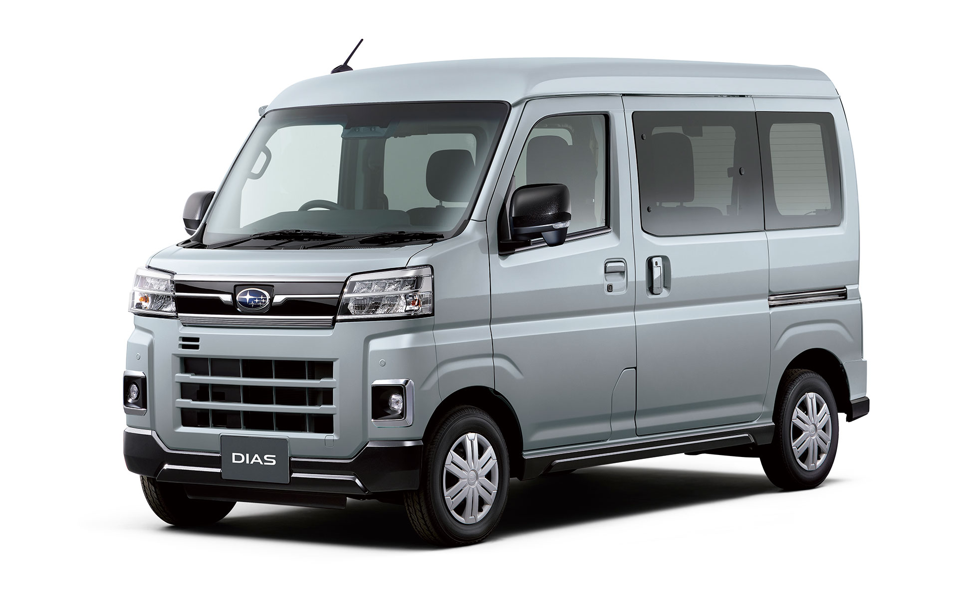 「ディアス」CVT、ブライトシルバー・メタリック