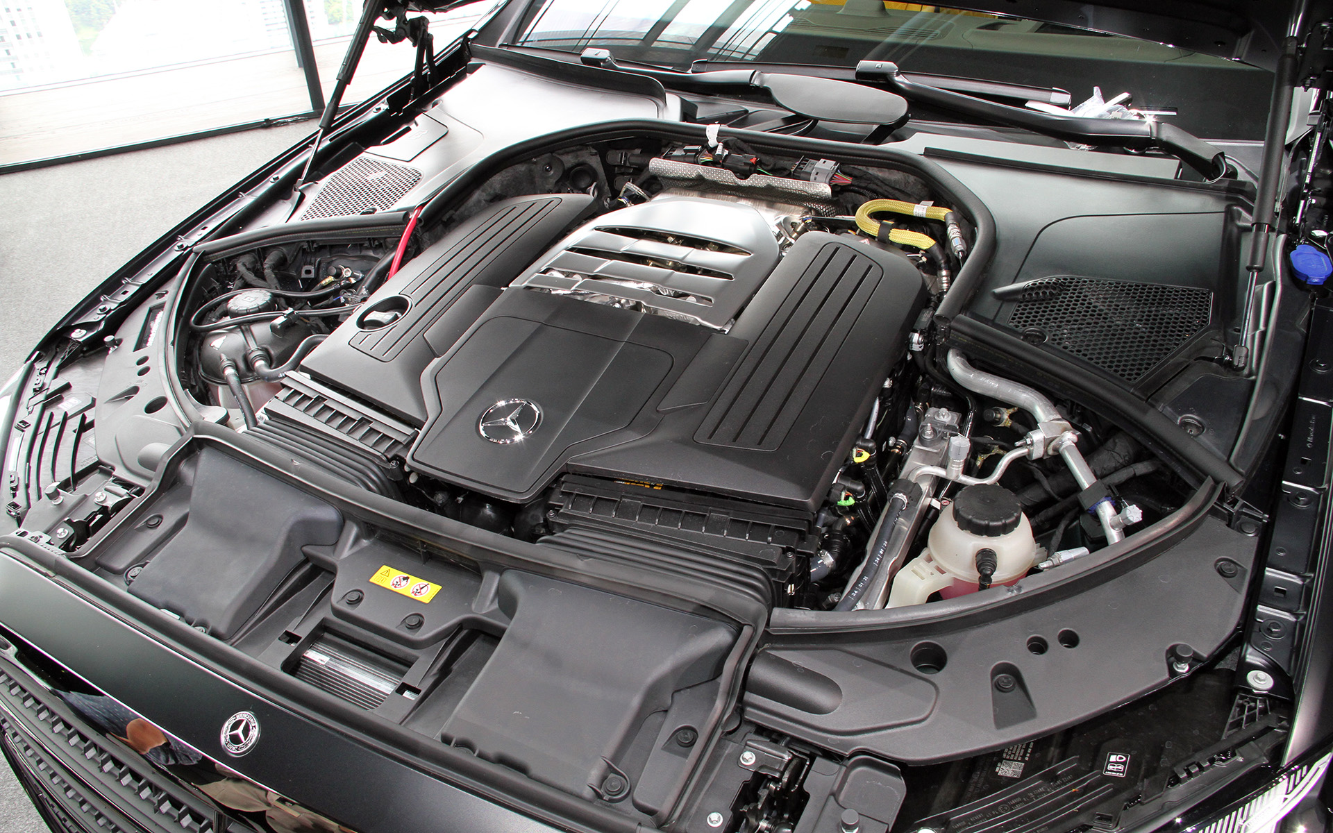 S 580 4MATIC longに搭載される8気筒ガソリンエンジン（M177 Evo）