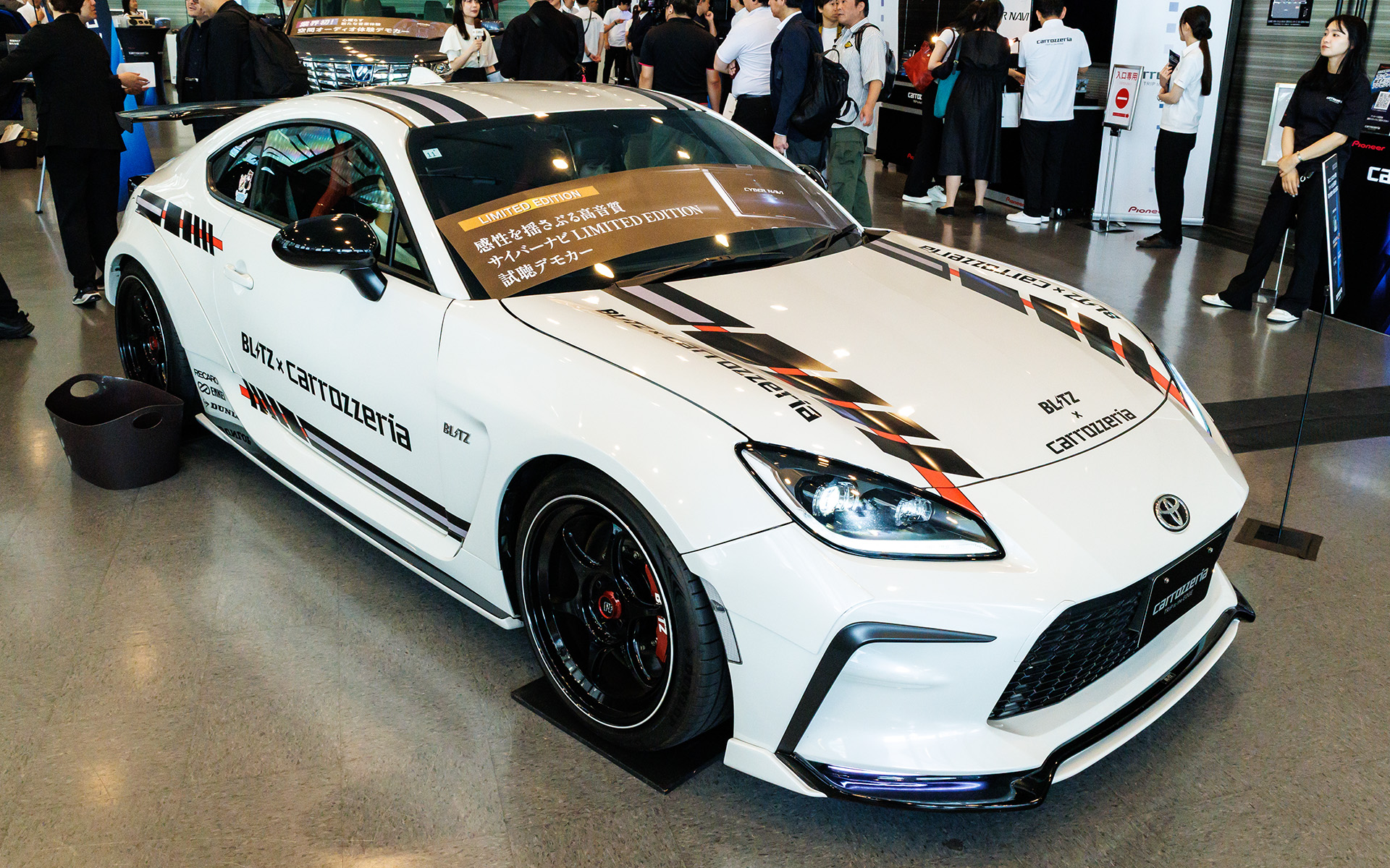 サイバーナビLIMITED EDITIONを装着したトヨタ「GR86」