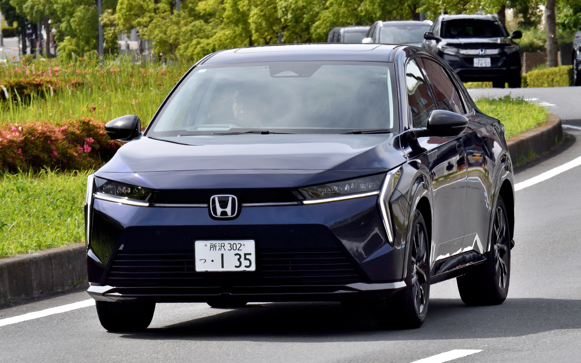 過敏すぎない応答性のパワーユニットだが、全域でICEでは得られないリニアさを感じられる