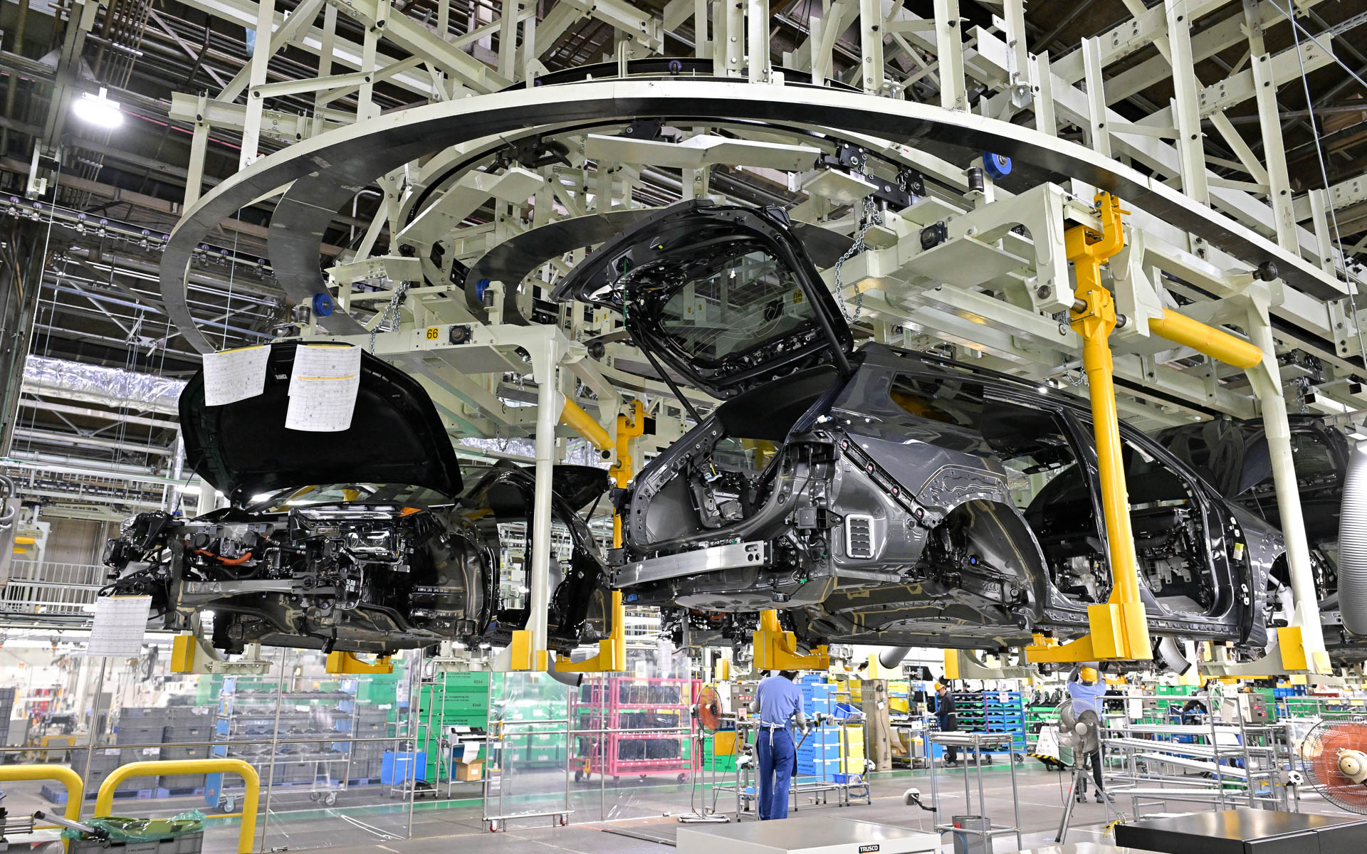 現在はトレイルシーカーとbZ4x ツーリングが生産されている第5トリム課