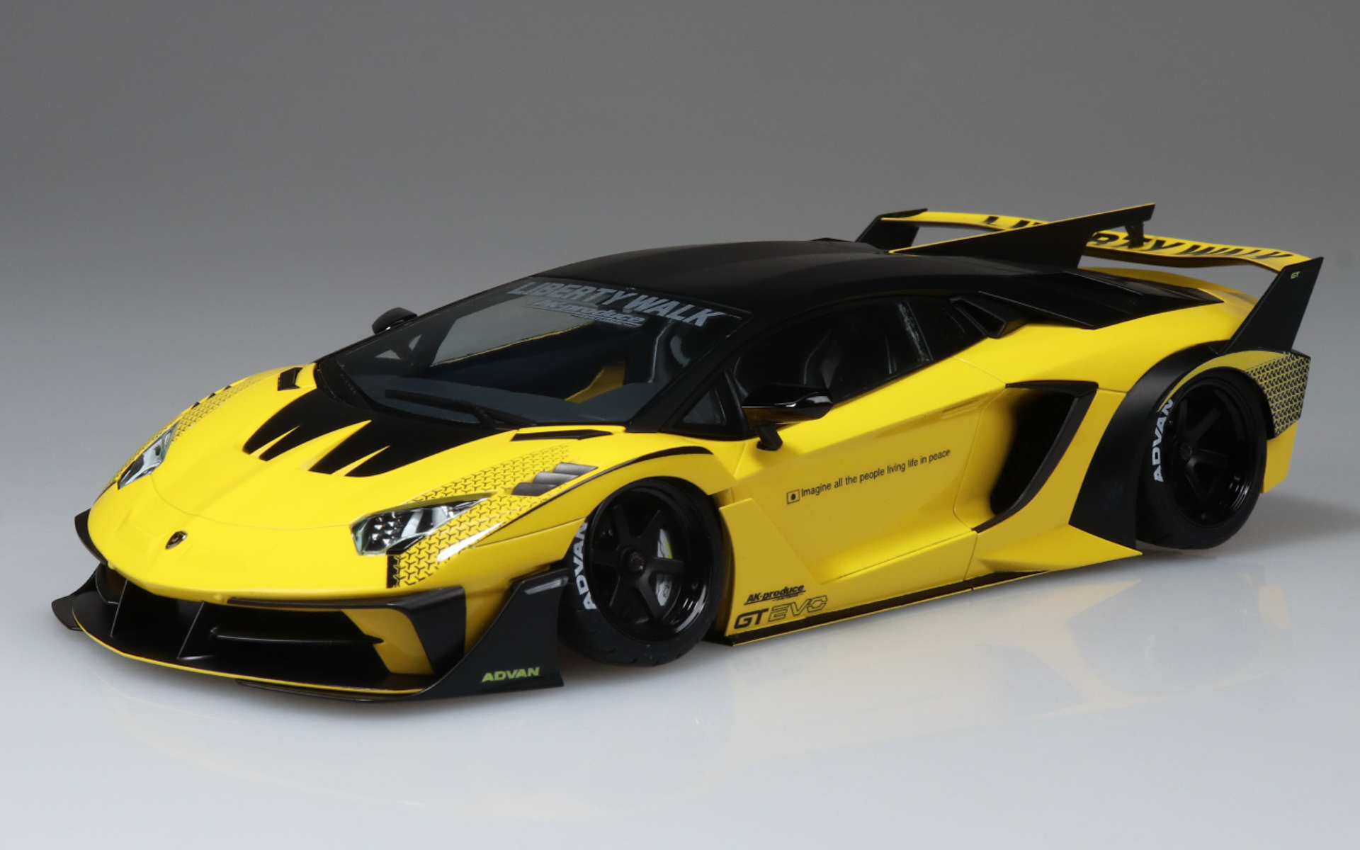 青島文化教材社の1/24プラモデル“リバティーウォークシリーズ”から「LBシルエットワークス アヴェンタドール GT Evo Ver.1」が登場する