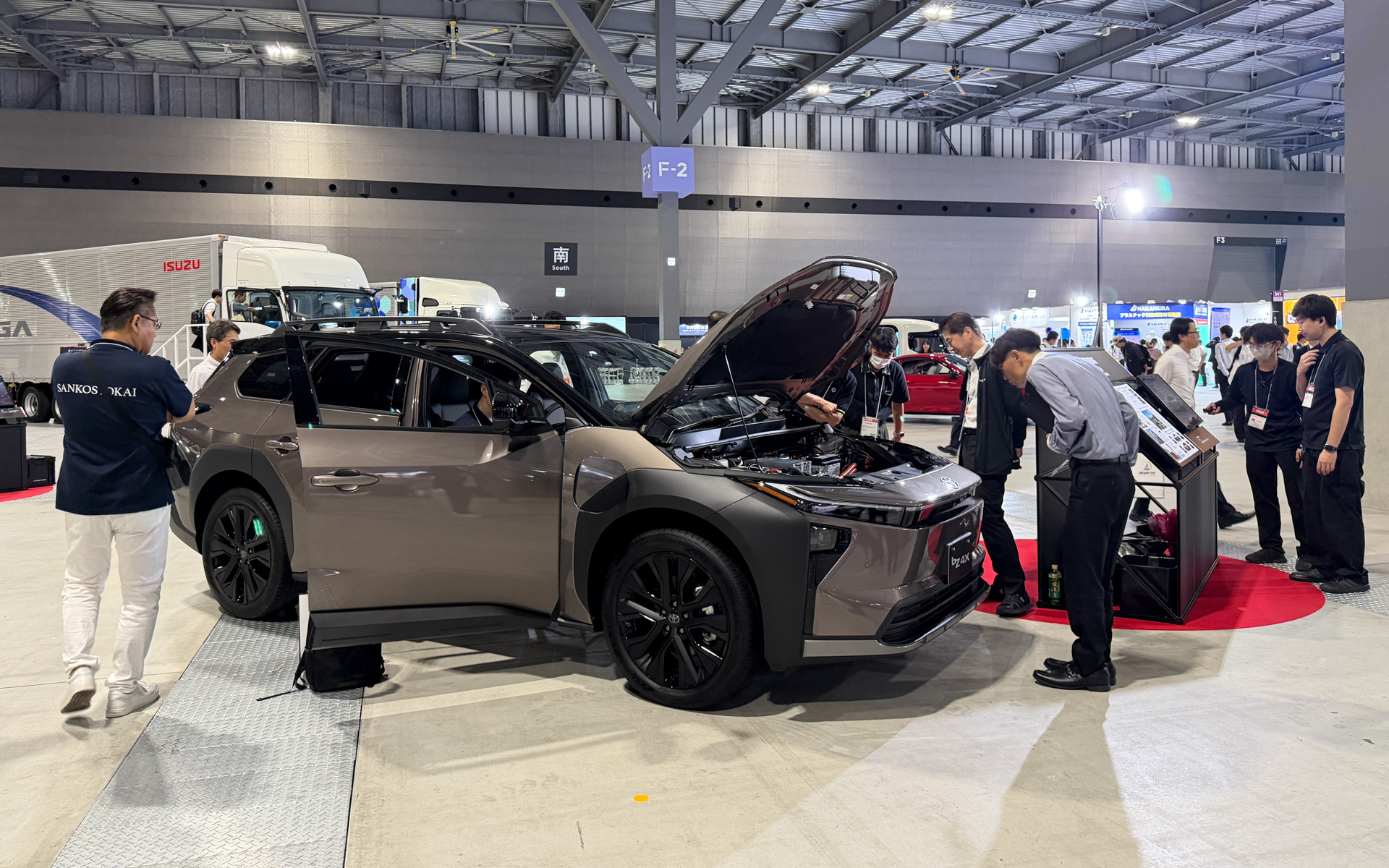トヨタ自動車の新型EV「bZ4X ツーリング」