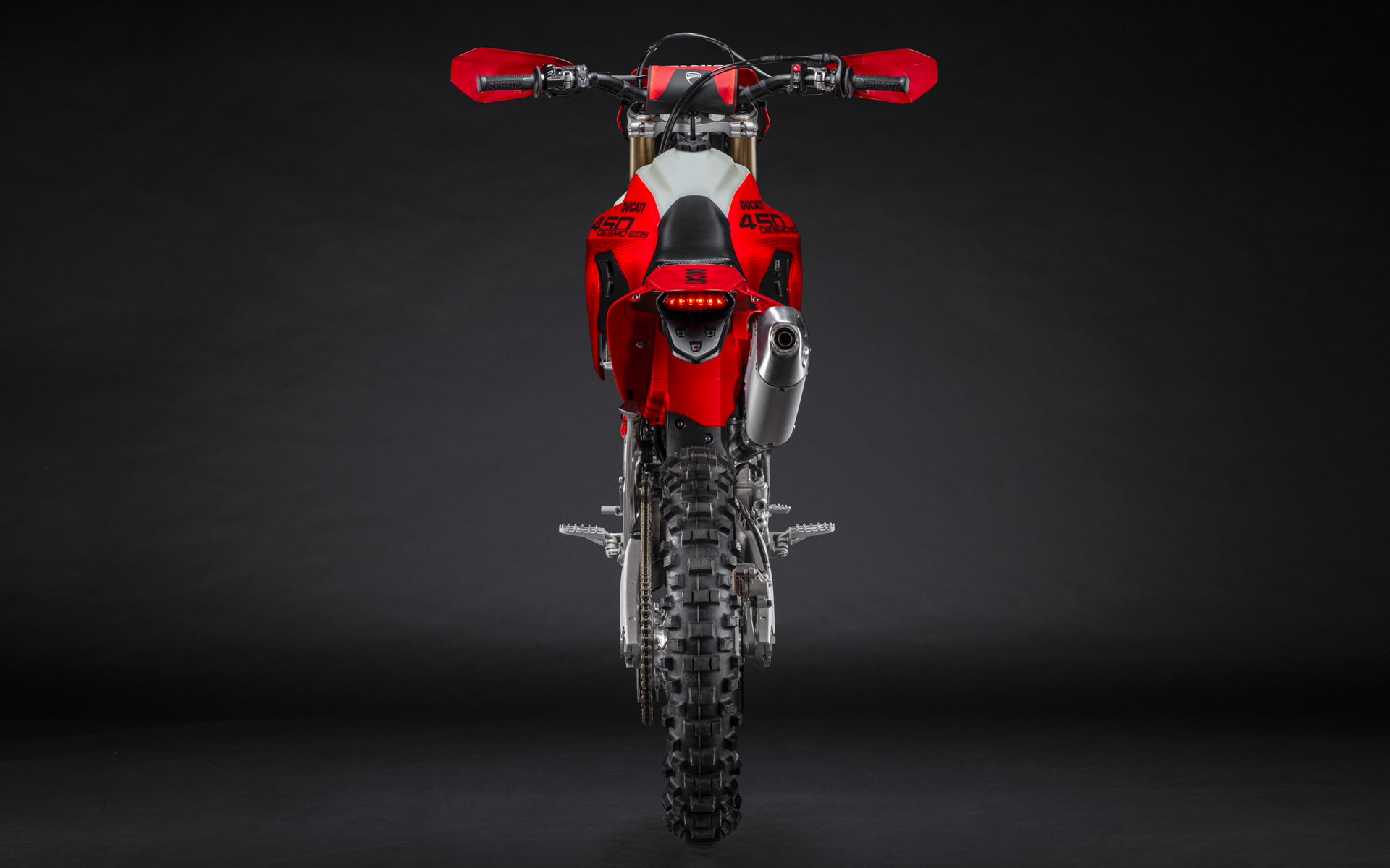 新型Desmo450 EDS（競技専用モデル）