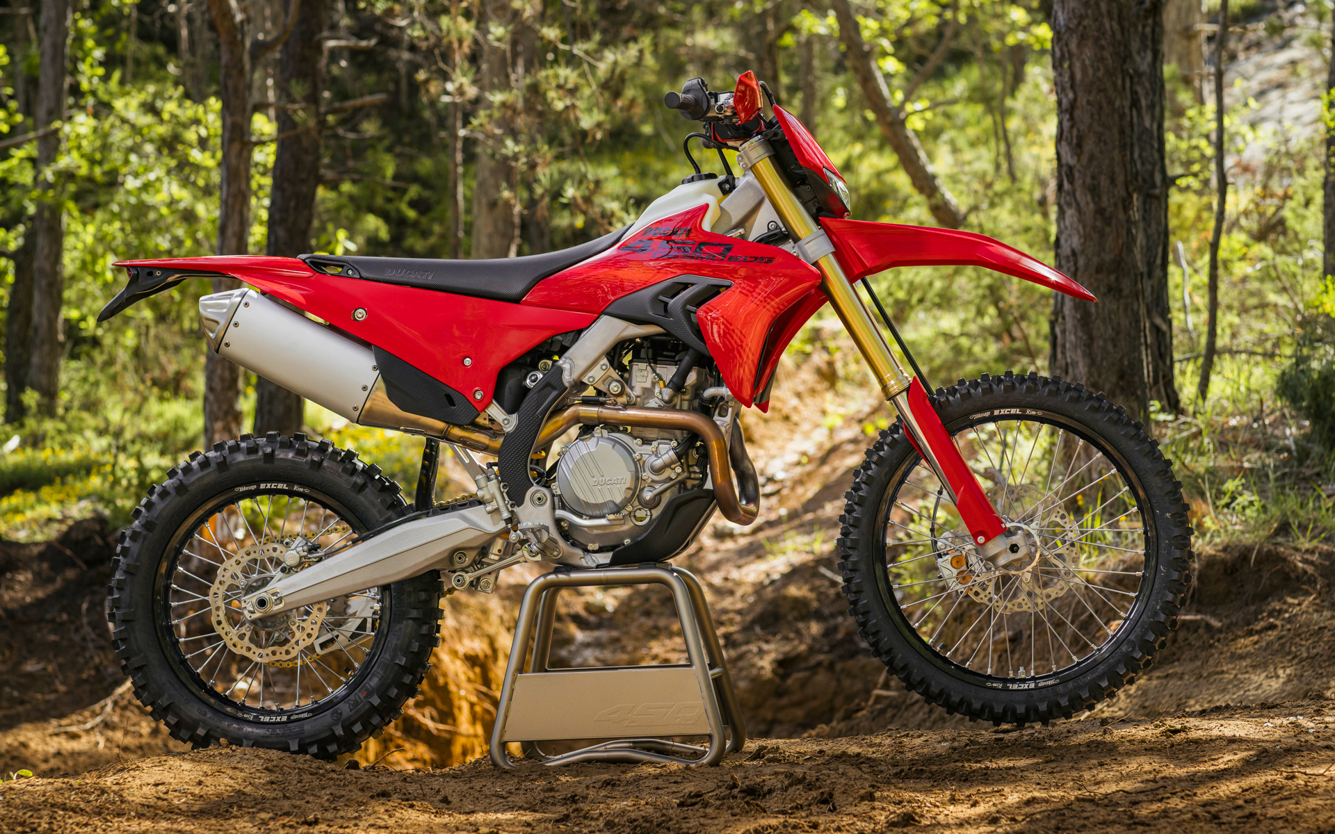 ドゥカティの新型「Desmo450 EDS」