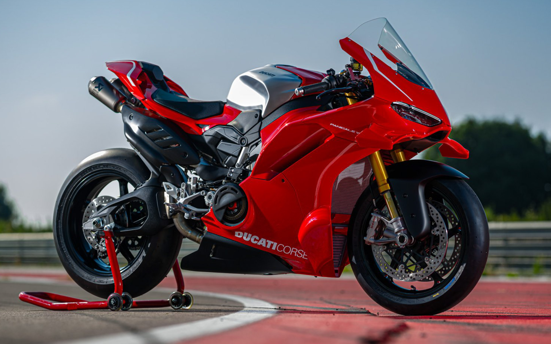 ドゥカティの新型「パニガーレ V4 R」2026年モデル