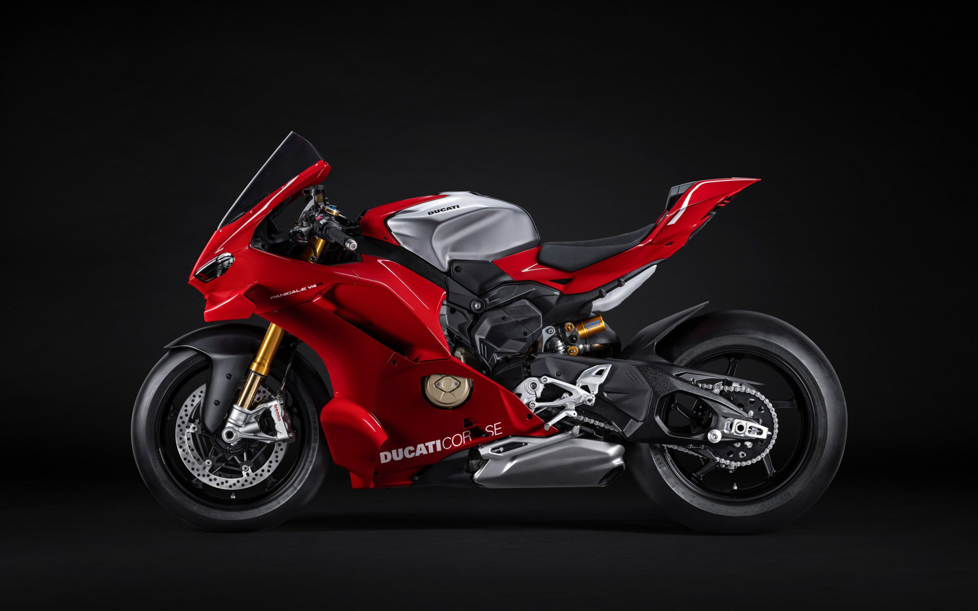 最高出力218PSを発生する90度V型4気筒998cc デスモセディチ・ストラダーレRエンジンを搭載する新型「パニガーレ V4 R」（2026年モデル）
