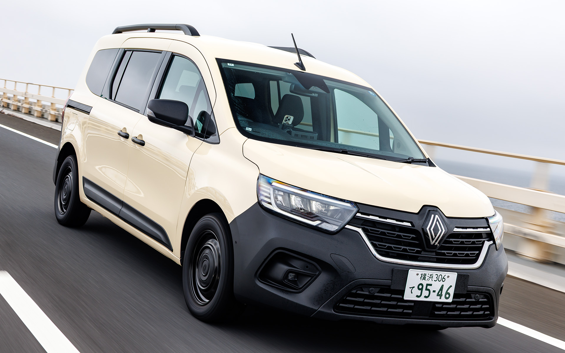 グランカングーは商用車がベースといえども、走りの質感はかなり高い