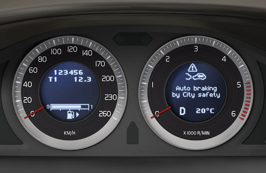 衝突の危険があるときは、急ブレーキに備えてブレーキを予圧する。ドライバーがブレーキを踏まなければ車両を自動的に停止させる