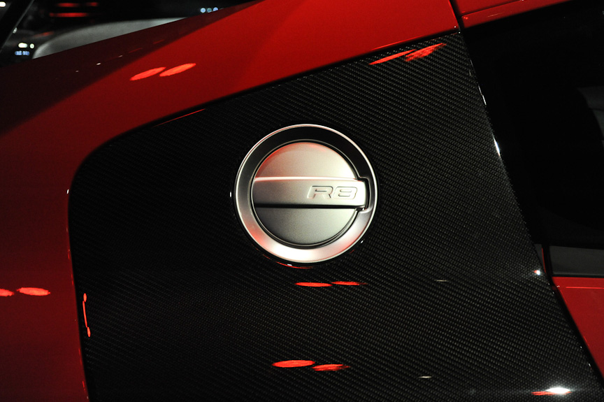 R8 5.2 FSI クワトロ。随所にあしらわれた「V10」のエンブレム以外は、外観からほかのR8と区別するのは難しい