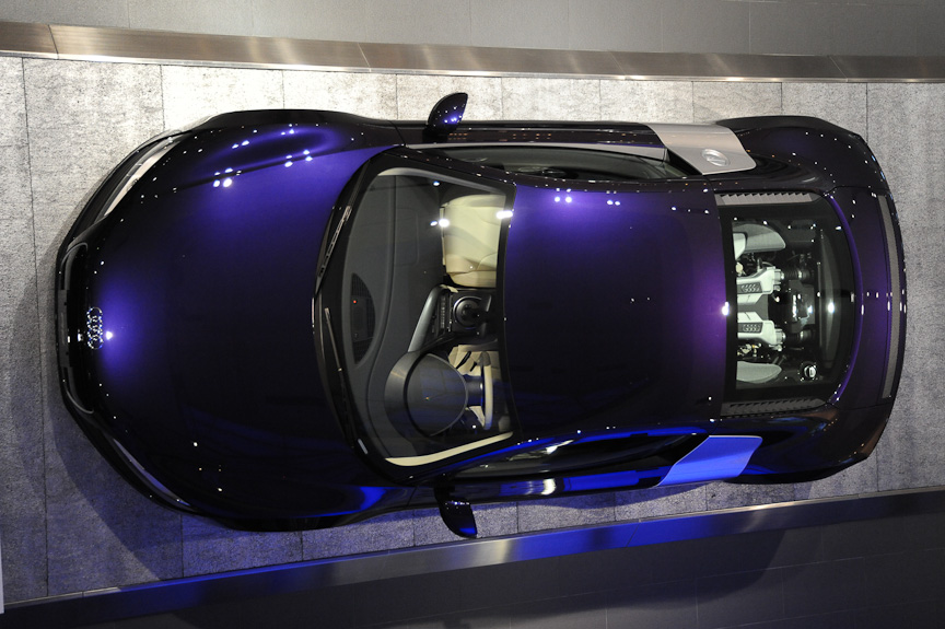 アウディフォーラム東京の1階にはR8の4.2 FSI クワトロも展示されている