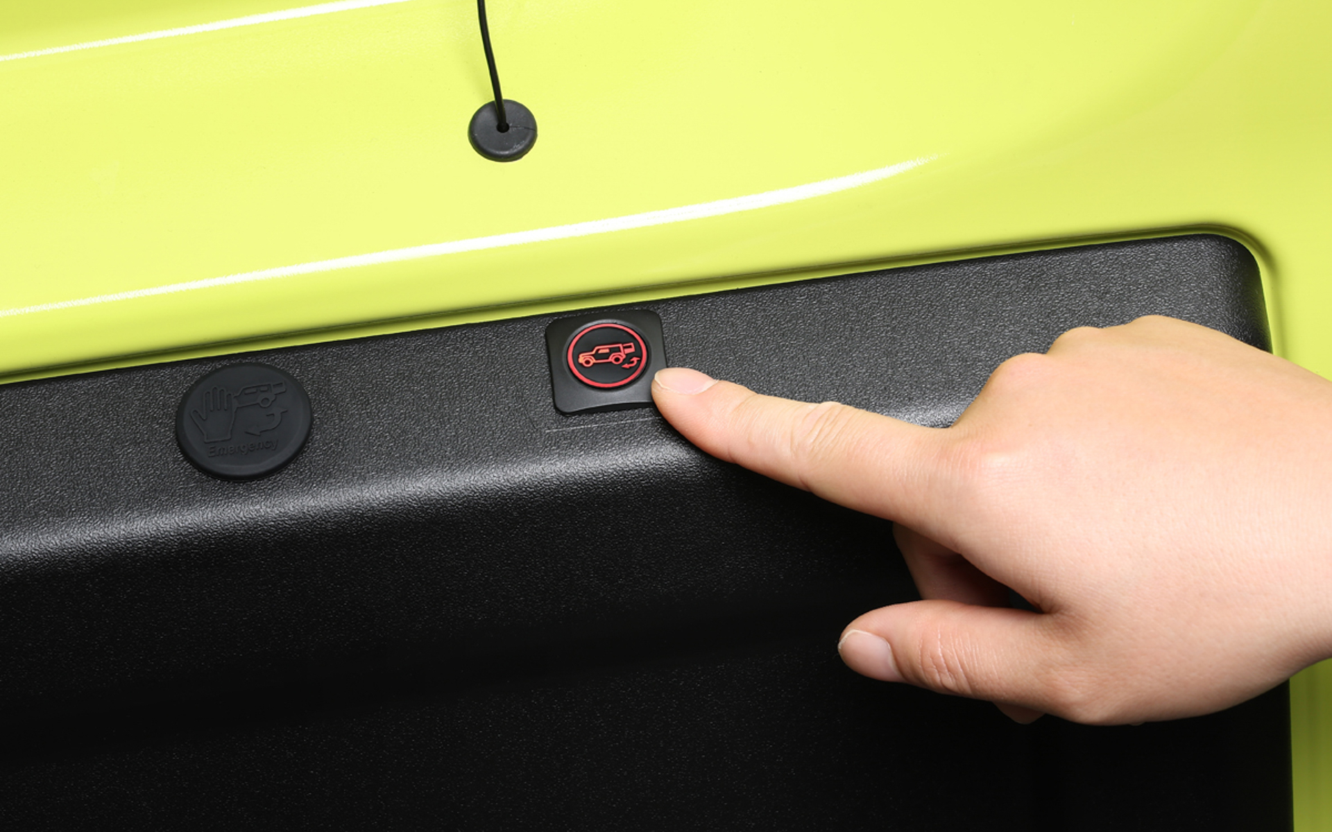 開閉角度が10度以上であれば、好みの位置で開く幅を設定可能。駐車場や自宅車庫などの状況に応じて任意の開閉位置を設定できる