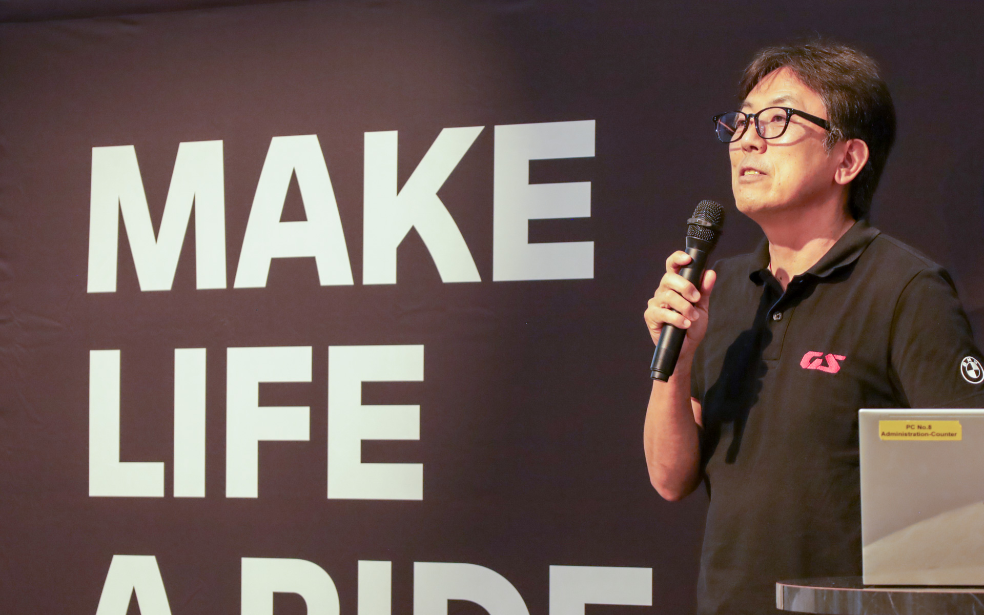 新開発エンジンなどについて説明するテクニカルマネージャーの平野司氏