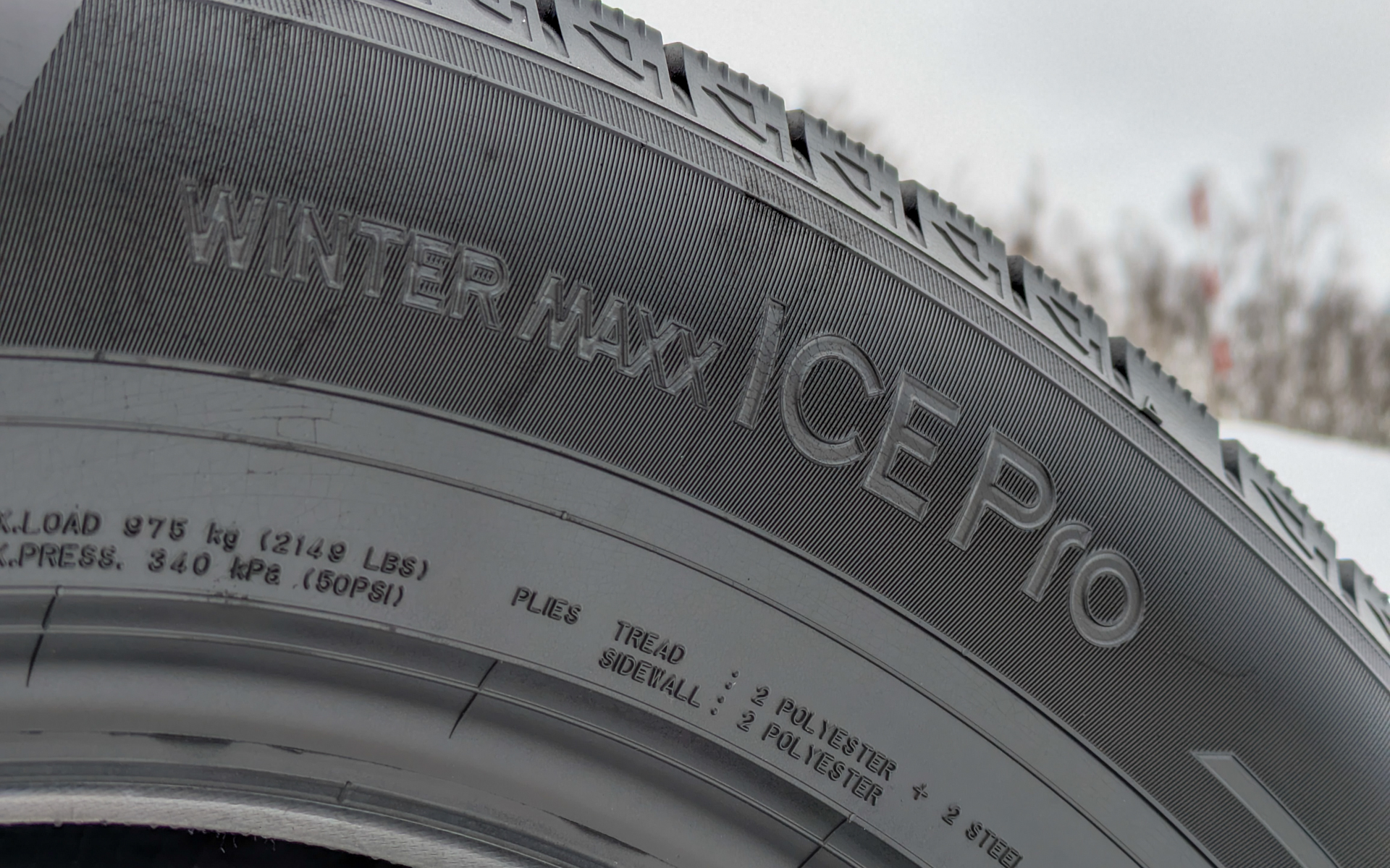 サイドウォールには「WINTER MAXX ICE Pro」のロゴが入る